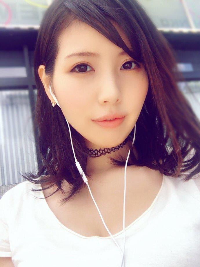 伏见彩香（ふしみ彩香）可以靠奶吃饭的美女画家 - 星星舍